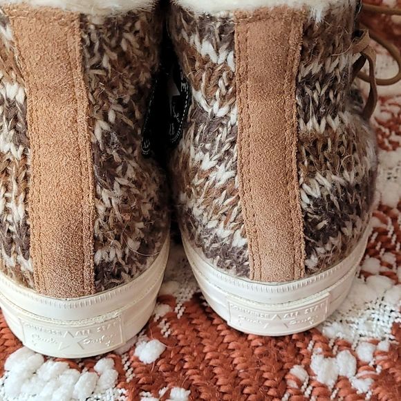 Furry Converse Chuck Taylor size 9 excellent condition - Picture 3 of 10